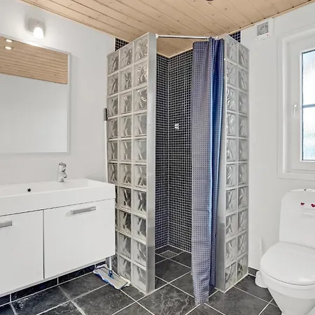 4 Bedroom In Romo *