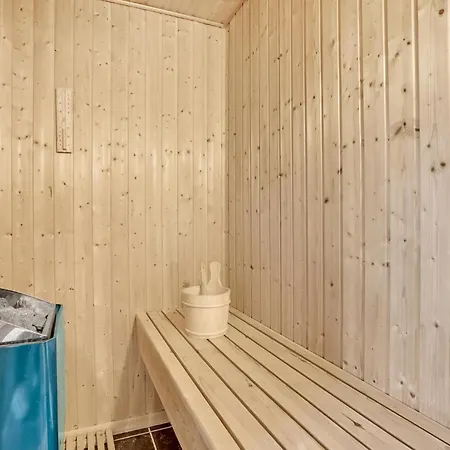 4 Bedroom In Romo *